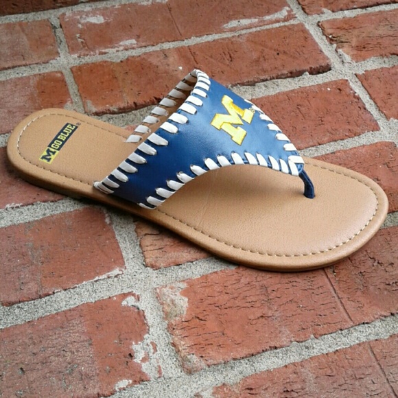 University of Michigan College Go Blue Flip Flops - Picture 3 of 5